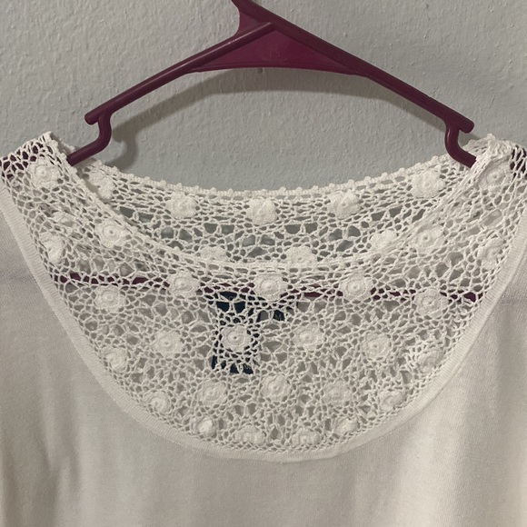 BCBGMaxaZria white sweater with short sleevesNWOT - Picture 3 of 12